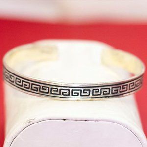 7 inch, Vintage Geometric Maze Pattern Cuff Bracelet by Mexico - F44